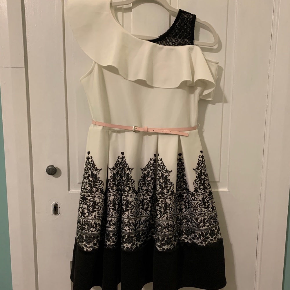 Knit works black and white dress with belt